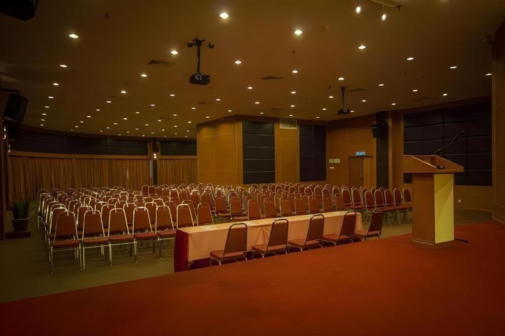 Hotel Continental Penang Джорджтаун Экстерьер фото