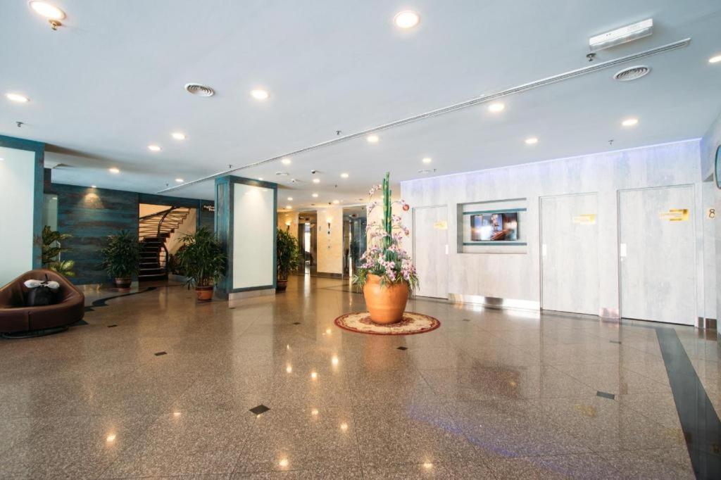 Hotel Continental Penang Джорджтаун Экстерьер фото