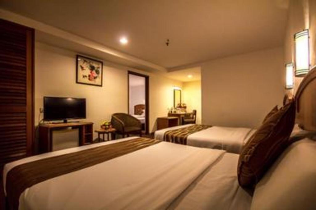 Hotel Continental Penang Джорджтаун Экстерьер фото
