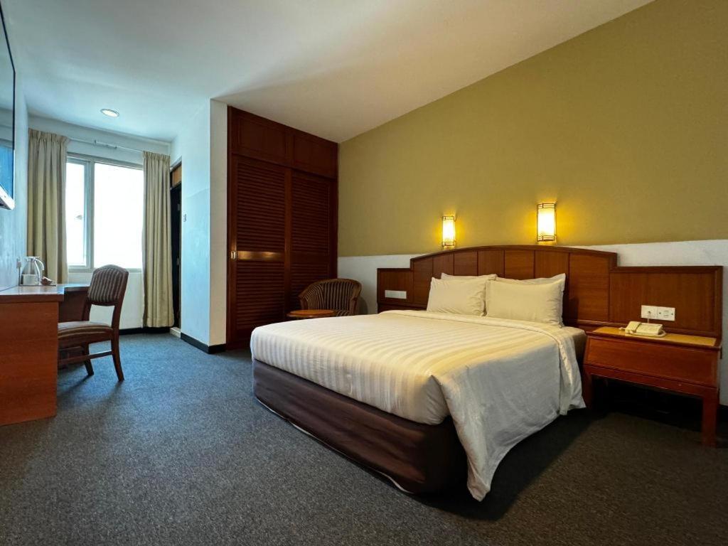 Hotel Continental Penang Джорджтаун Экстерьер фото