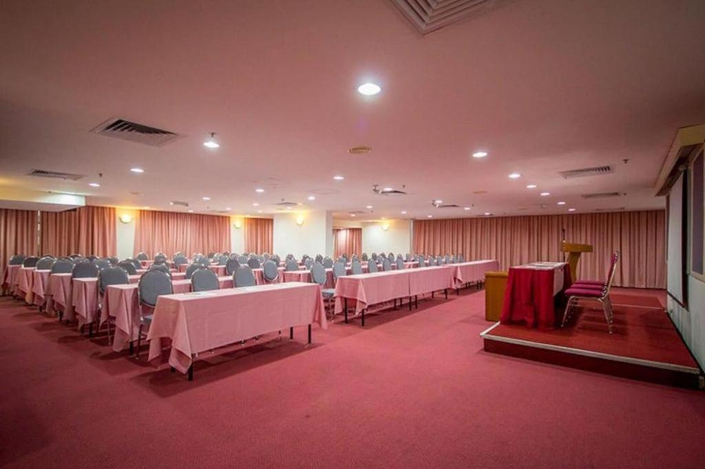 Hotel Continental Penang Джорджтаун Экстерьер фото