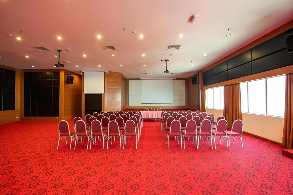 Hotel Continental Penang Джорджтаун Экстерьер фото